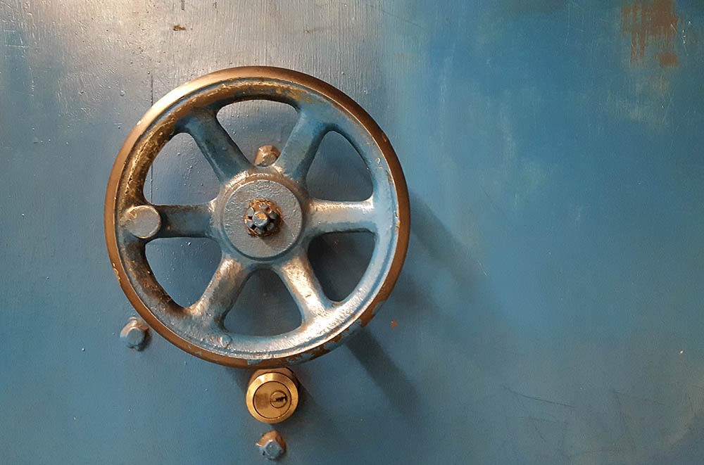 Secure door wheel on London Underground