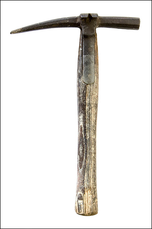 Roofers hammer - blunt and elongated pointed ends with central claw - Antique